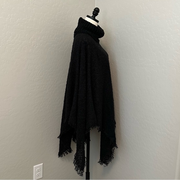 NEW COWL NECK ONE SIZE BLACK FRINGE LIGHTWEIGHT PULL OVER PONCH SHAWL CAPE - Picture 7 of 10